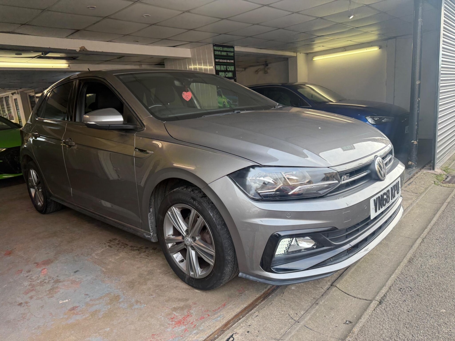 Used Volkswagen Polo 2018 for sale - 76633396: Photo 3
