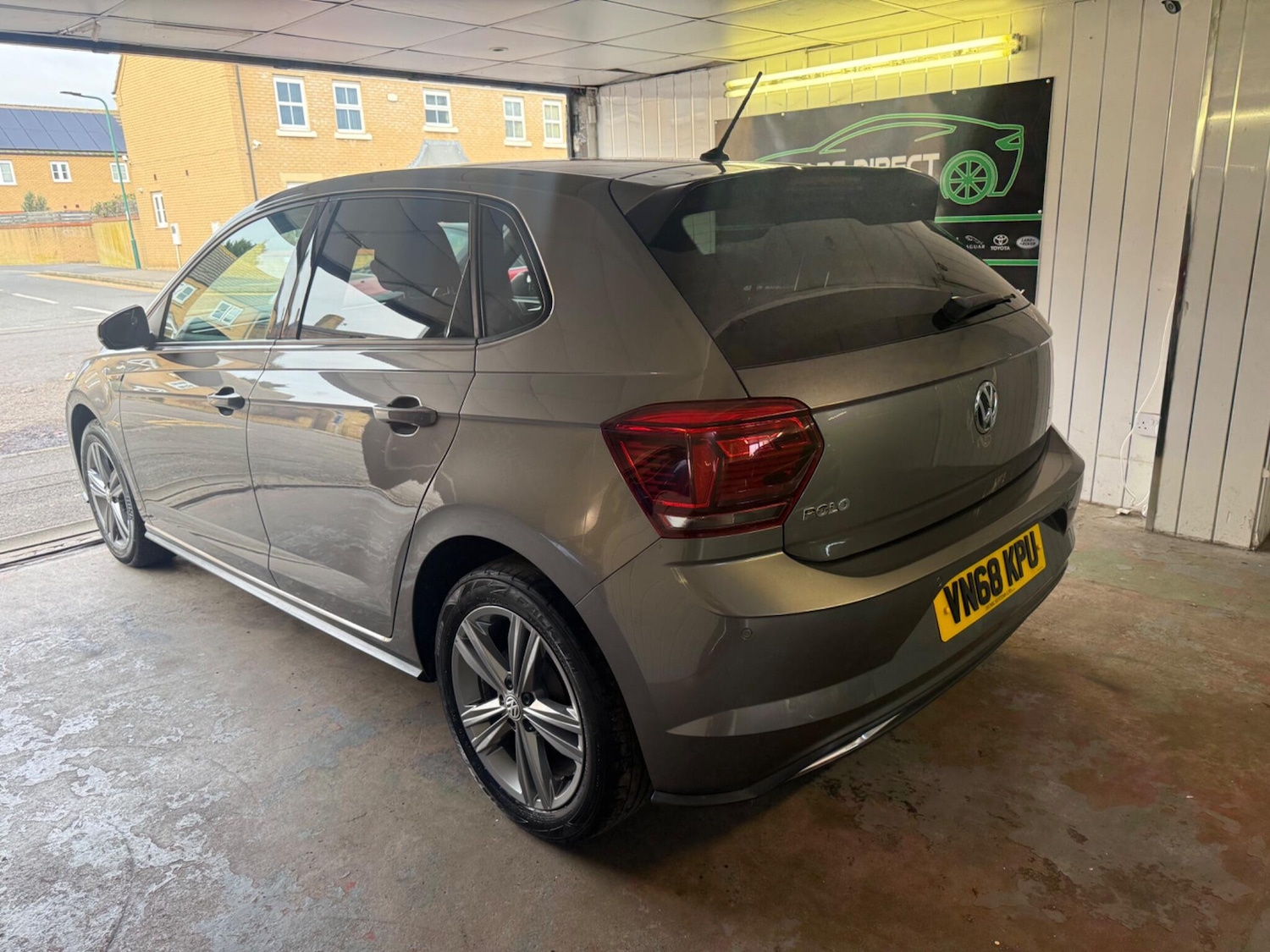 Used Volkswagen Polo 2018 for sale - 76633396: Photo 6