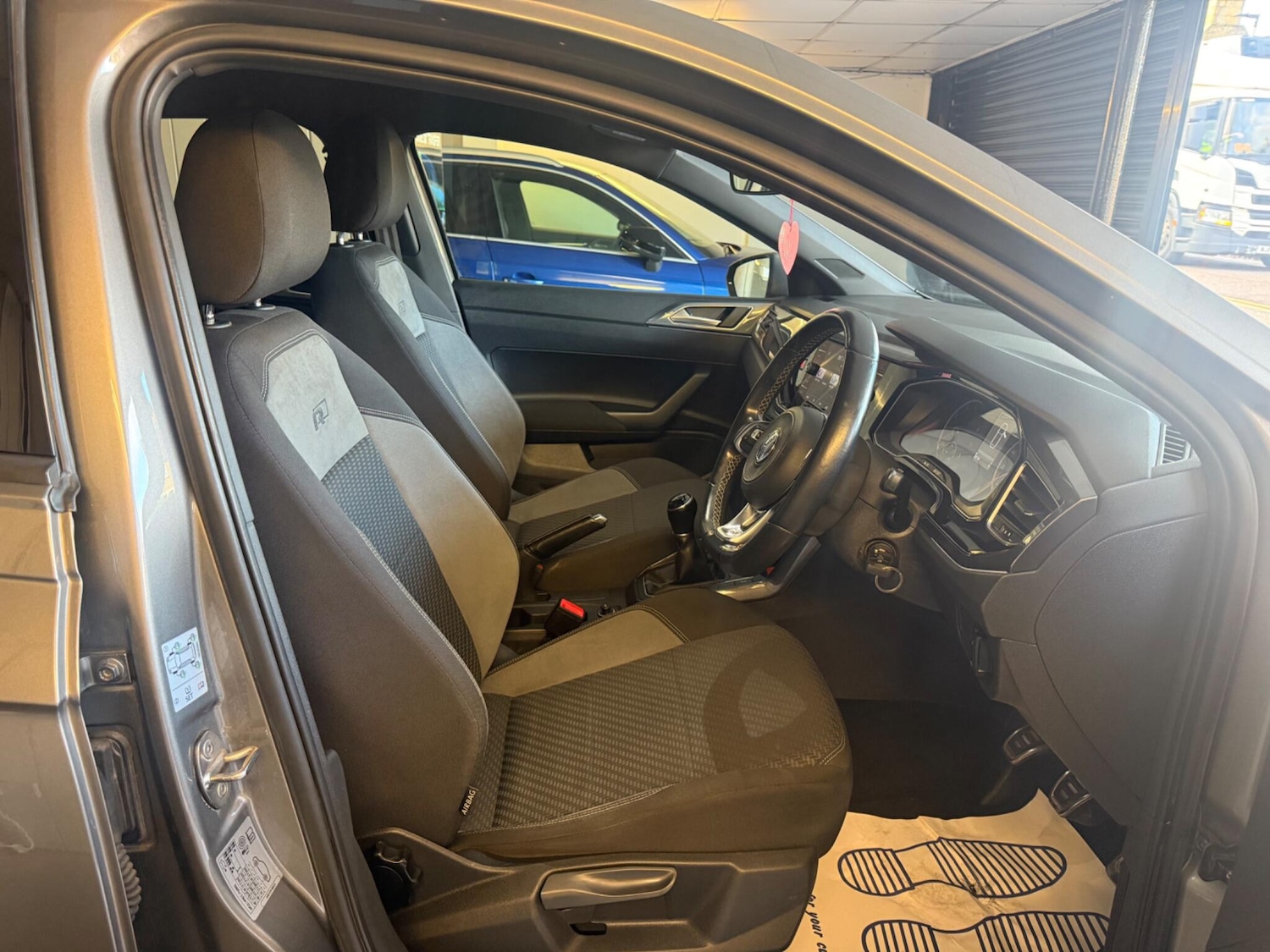 Used Volkswagen Polo 2018 for sale - 76633396: Photo 9