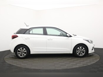 Used Hyundai i20 2019 for sale - 77212322: Photo