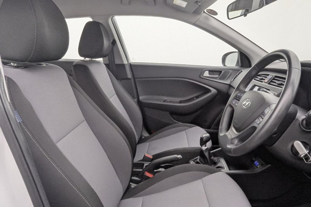 Used Hyundai i20 2019 for sale - 77212322: Photo 3