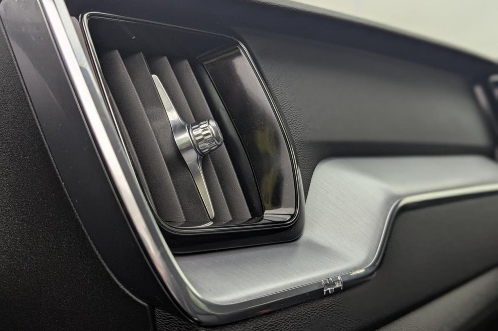 Used Volvo XC60 2019 for sale - 77937079: Photo 22