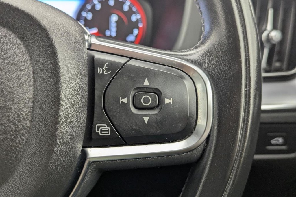 Used Volvo XC60 2019 for sale - 77937079: Photo 37