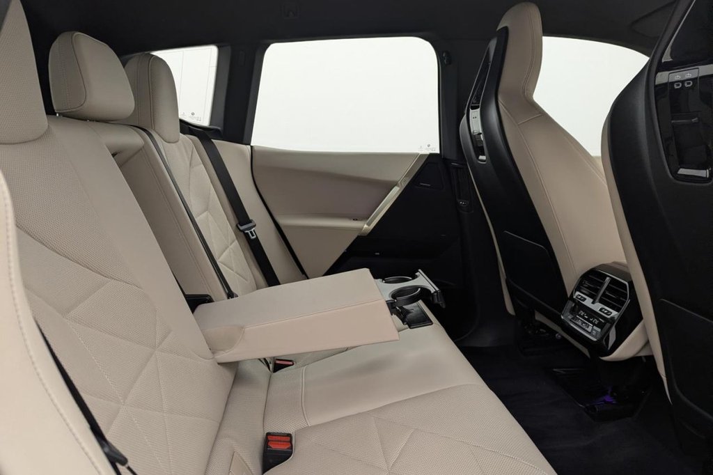 Used BMW iX 2022 for sale - 77212075: Photo 16
