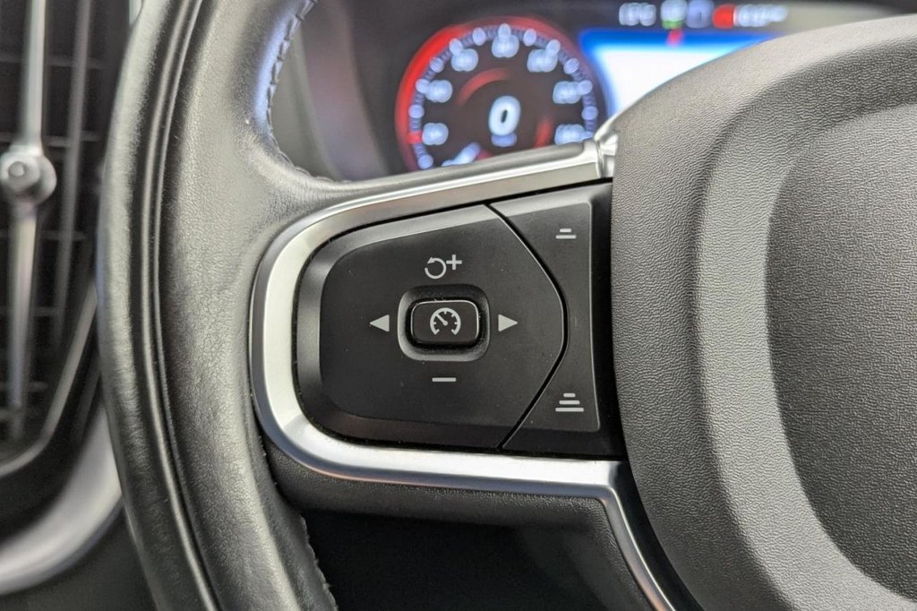 Used Volvo XC60 2019 for sale - 77211902: Photo 33