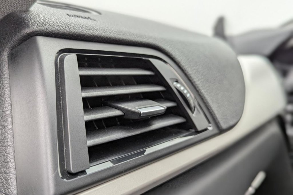 Used BMW 3 Series 2018 for sale - 77212227: Photo 24