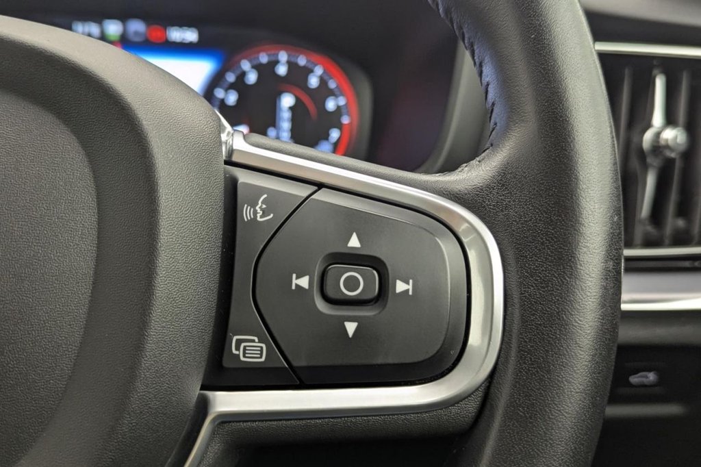 Used Volvo V60 2018 for sale - 77594187: Photo 37