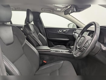 Used Volvo V60 2018 for sale - 77594187: Photo