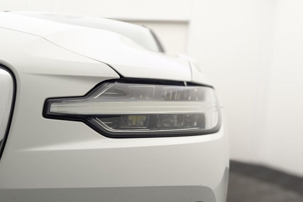 Used Volvo V60 2018 for sale - 77594187: Photo 46