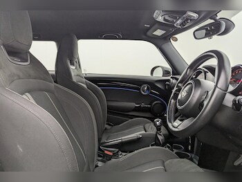 Used MINI Hatch 2021 for sale - 77212177: Photo