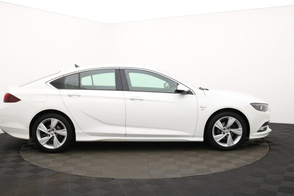 Used Vauxhall Insignia 2019 for sale - 77937094: Photo 2