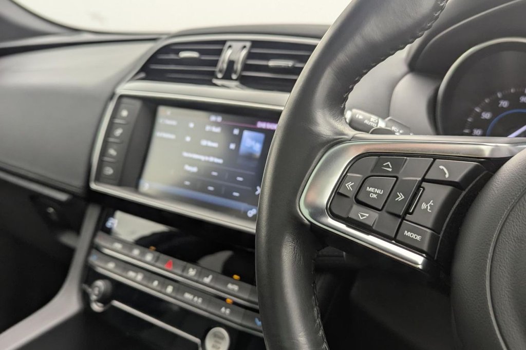 Used Jaguar F-Pace 2017 for sale - 77263864: Photo 15