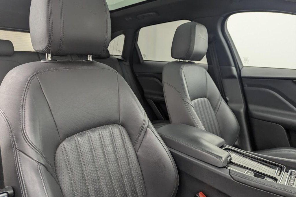 Used Jaguar F-Pace 2017 for sale - 77263864: Photo 16