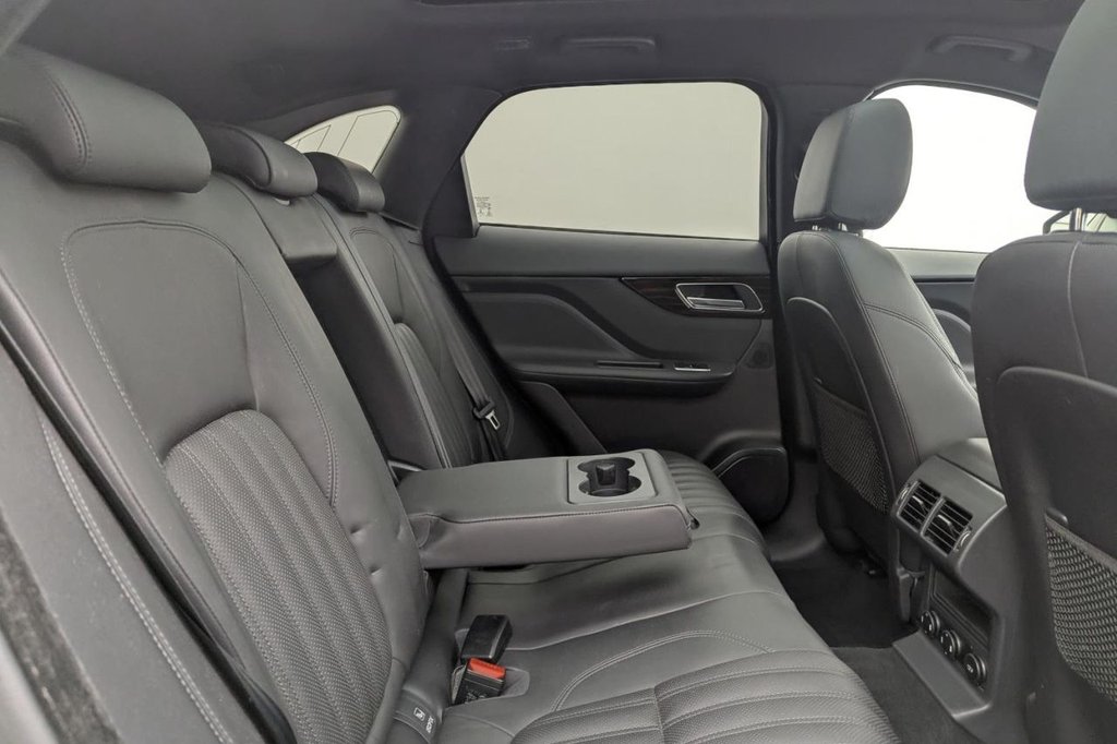 Used Jaguar F-Pace 2017 for sale - 77263864: Photo 18