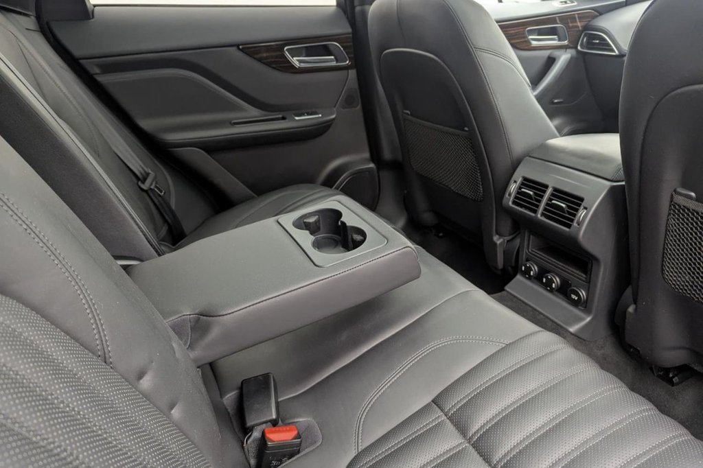 Used Jaguar F-Pace 2017 for sale - 77263864: Photo 19