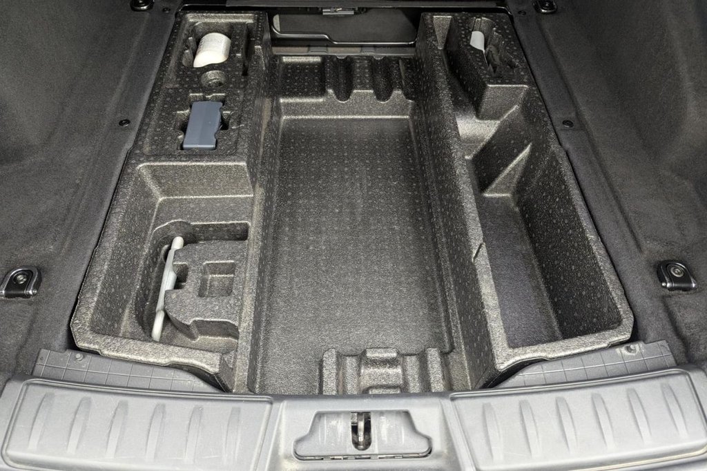 Used Jaguar F-Pace 2017 for sale - 77263864: Photo 22