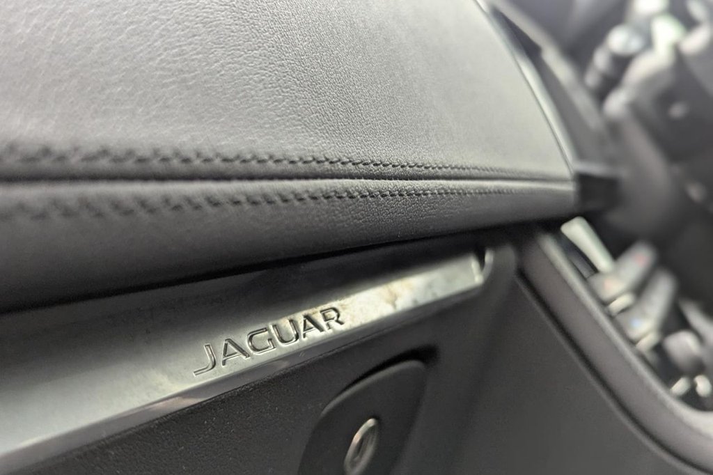 Used Jaguar F-Pace 2017 for sale - 77263864: Photo 24