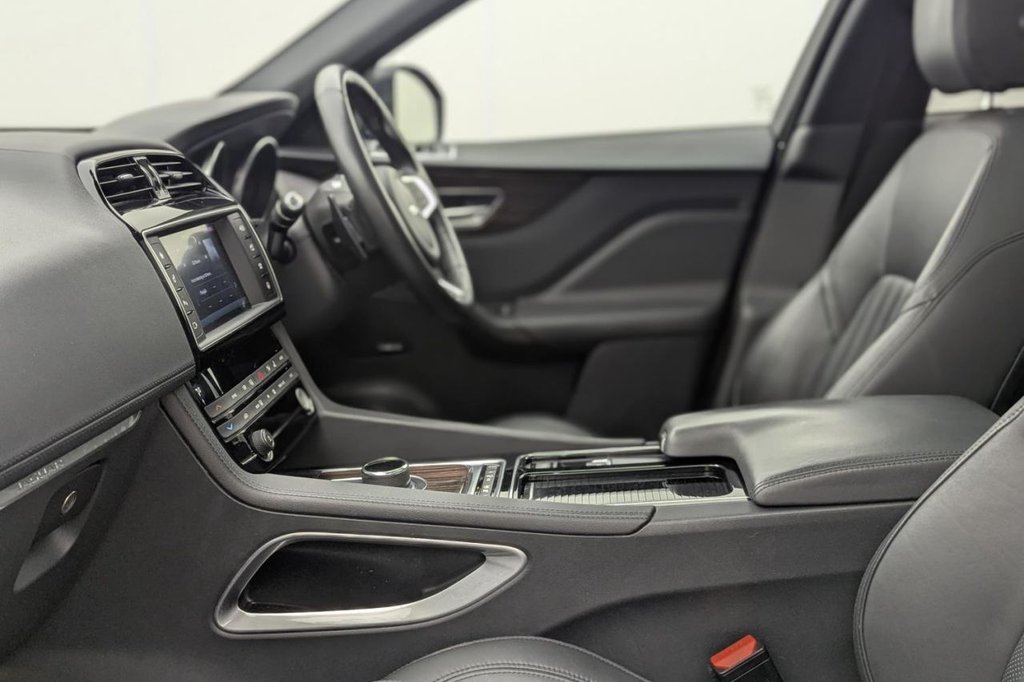 Used Jaguar F-Pace 2017 for sale - 77263864: Photo 26