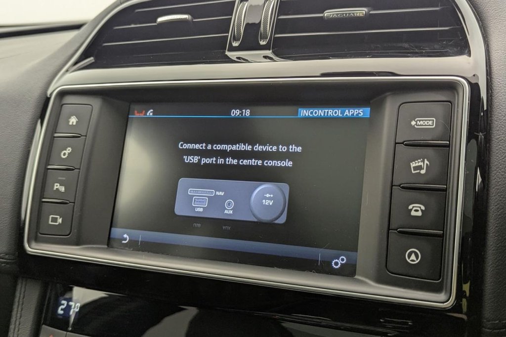 Used Jaguar F-Pace 2017 for sale - 77263864: Photo 28