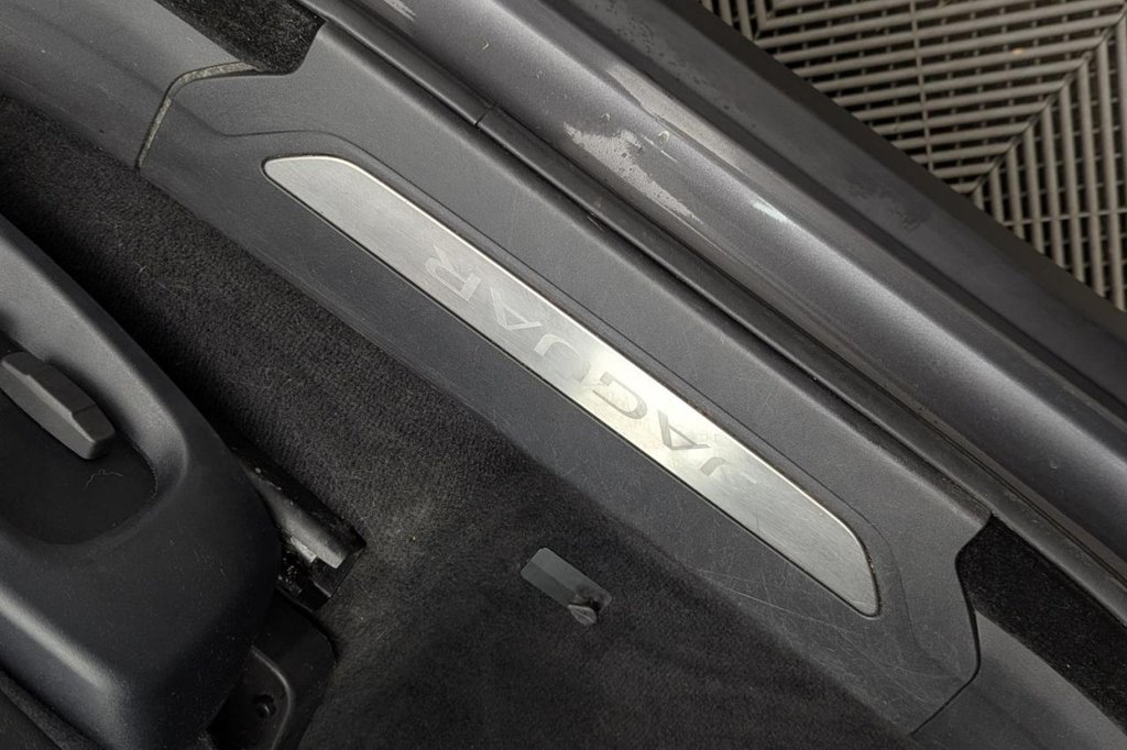 Used Jaguar F-Pace 2017 for sale - 77263864: Photo 33