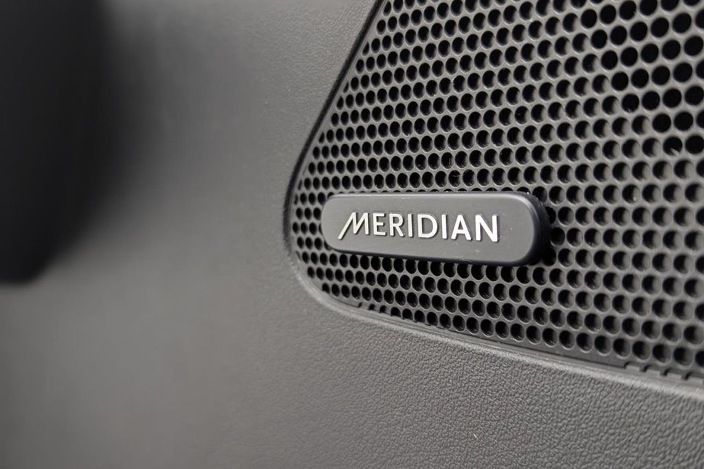 Used Jaguar F-Pace 2017 for sale - 77263864: Photo 35