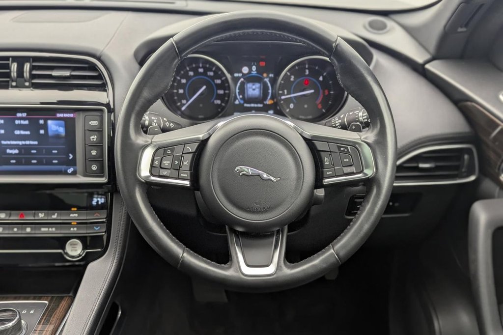 Used Jaguar F-Pace 2017 for sale - 77263864: Photo 38