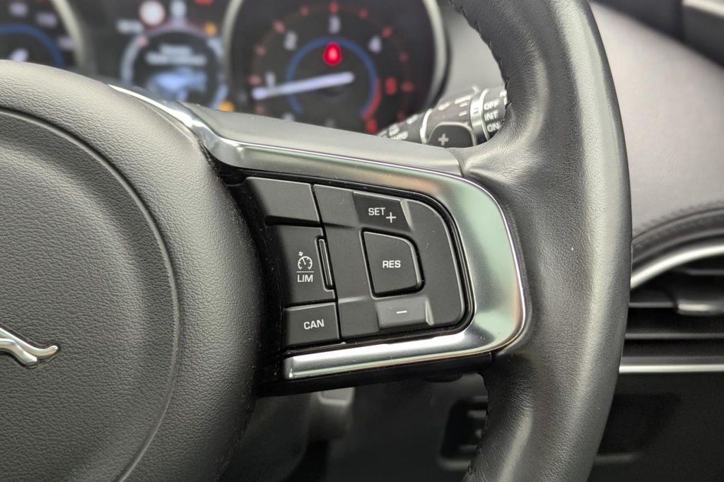 Used Jaguar F-Pace 2017 for sale - 77263864: Photo 43