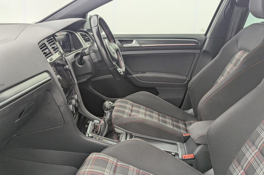 Used Volkswagen Golf 2019 for sale - 77520829: Photo 24