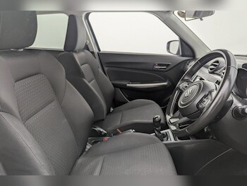 Used Suzuki Swift 2022 for sale - 77369622: Photo