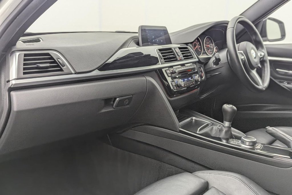 Used BMW 3 Series 2018 for sale - 77680702: Photo 23