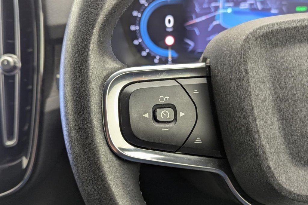 Used Volvo XC40 2022 for sale - 77212069: Photo 36