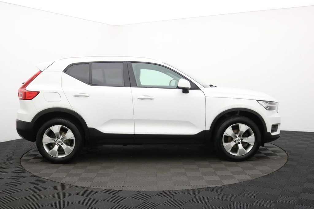 Used Volvo XC40 2018 for sale - 77263439: Photo 2