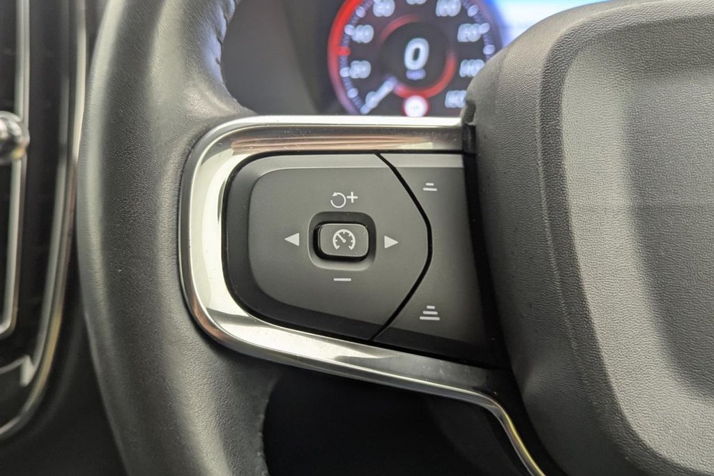 Used Volvo XC40 2018 for sale - 77263439: Photo 36