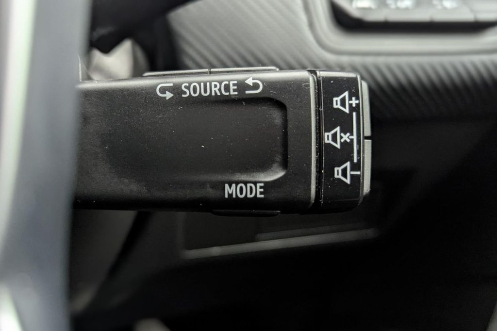 Used Renault Captur 2023 for sale - 77780552: Photo 36