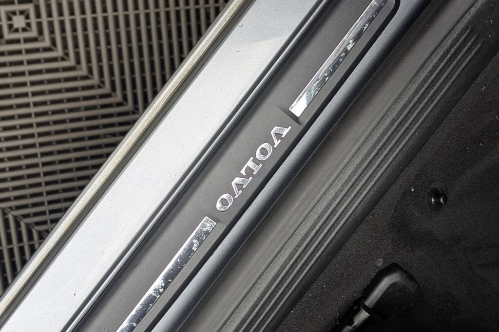 Used Volvo V40 2017 for sale - 77534965: Photo 28