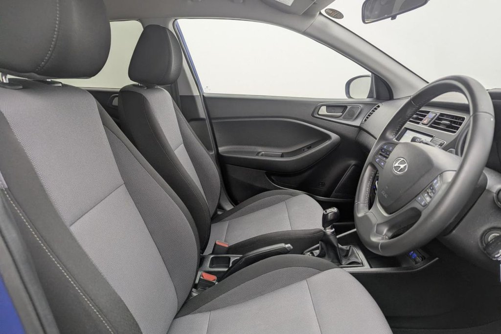 Used Hyundai i20 2019 for sale - 77342104: Photo 3