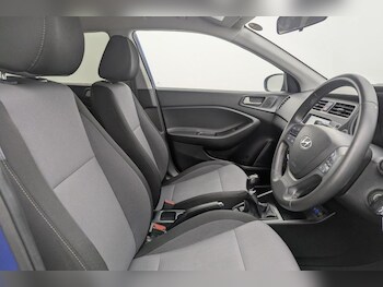 Used Hyundai i20 2019 for sale - 77342104: Photo