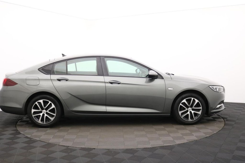 Used Vauxhall Insignia 2018 for sale - 77287863: Photo 2