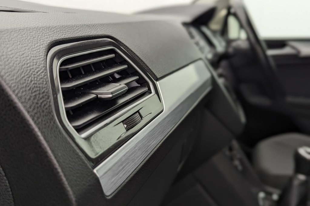 Used Volkswagen Tiguan 2018 for sale - 77212380: Photo 19