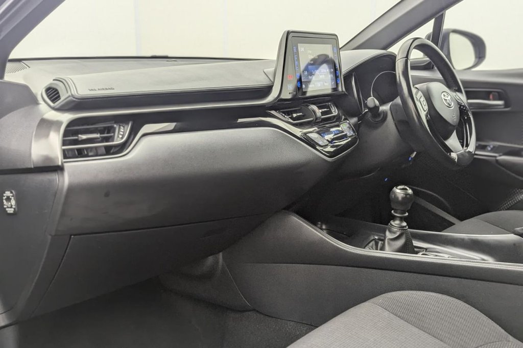 Used Toyota C-HR 2017 for sale - 77212913: Photo 22