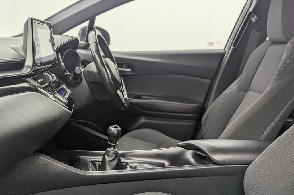 Used Toyota C-HR 2017 for sale - 77212913: Photo 24