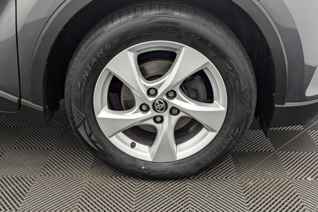 Used Toyota C-HR 2017 for sale - 77212913: Photo 48