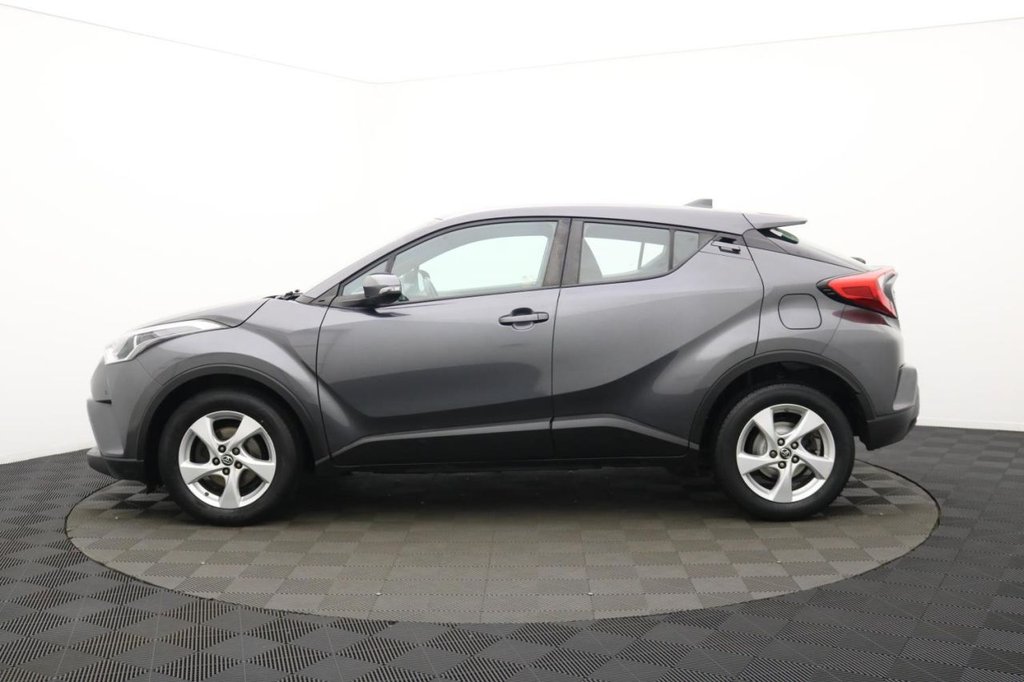 Used Toyota C-HR 2017 for sale - 77212913: Photo 8