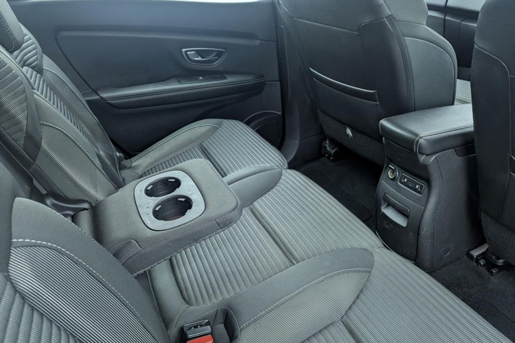 Used Renault Grand Scenic 2019 for sale - 77621618: Photo 18