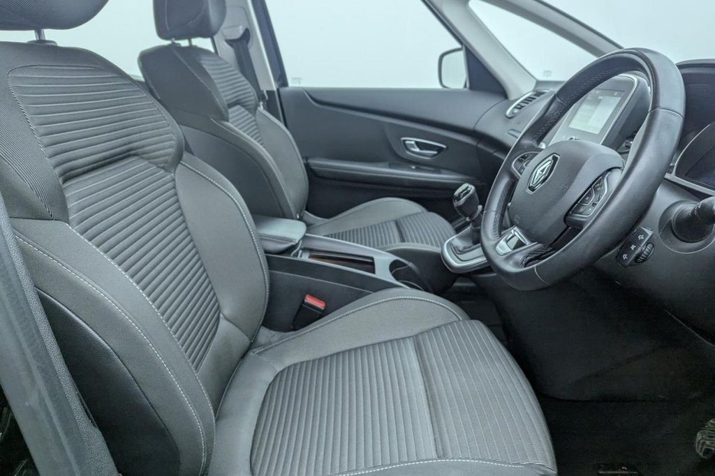 Used Renault Grand Scenic 2019 for sale - 77621618: Photo 3