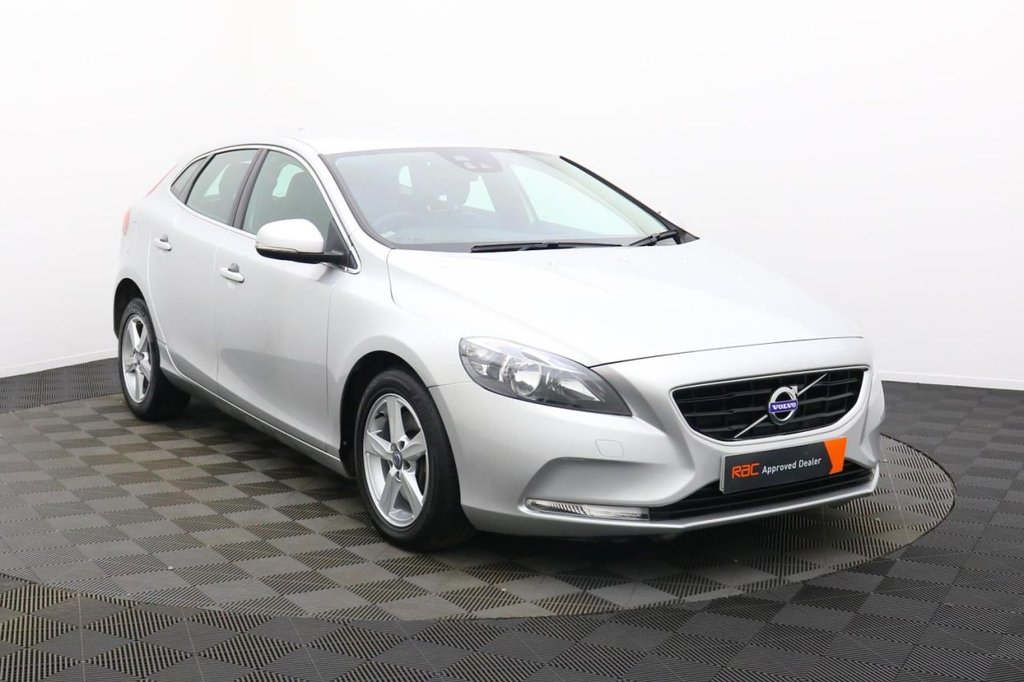 Used Volvo V40 2015 for sale - 77212196: Photo 10