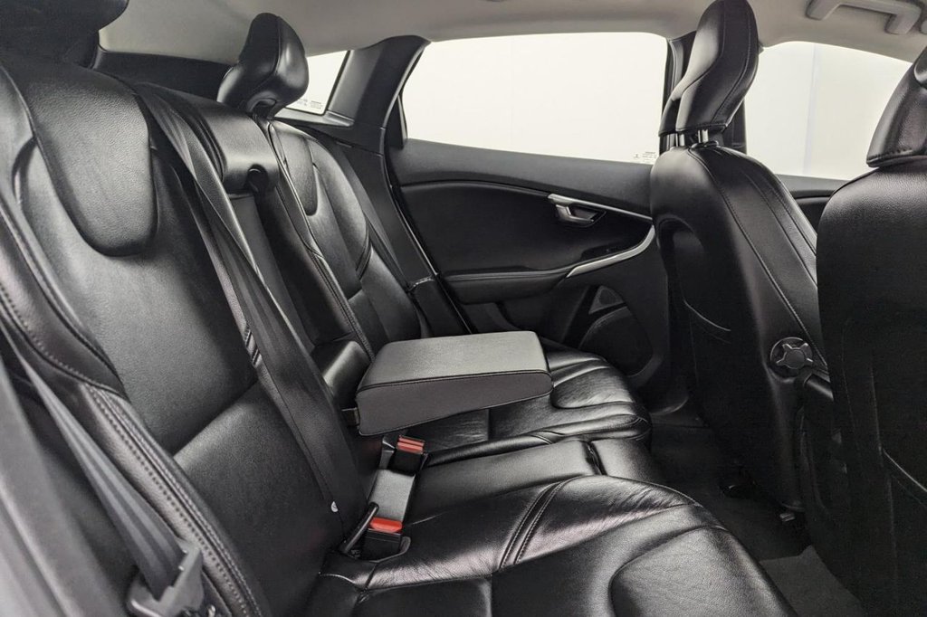 Used Volvo V40 2015 for sale - 77212196: Photo 14