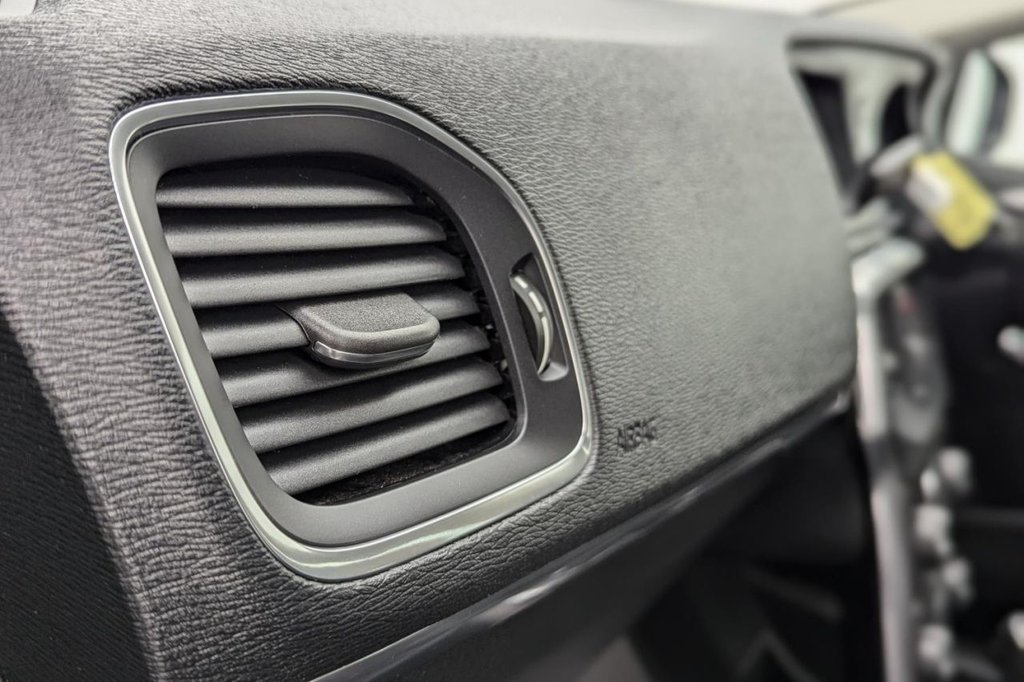 Used Volvo V40 2015 for sale - 77212196: Photo 18