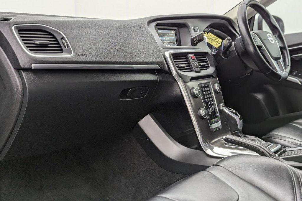 Used Volvo V40 2015 for sale - 77212196: Photo 20
