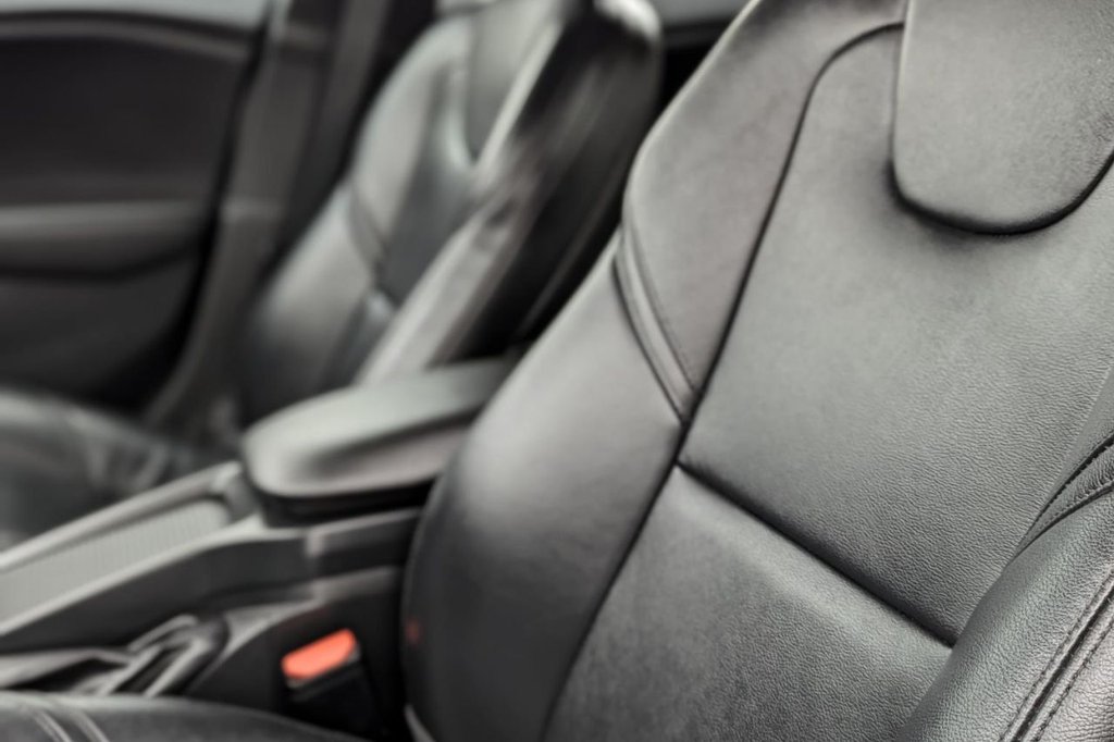 Used Volvo V40 2015 for sale - 77212196: Photo 24